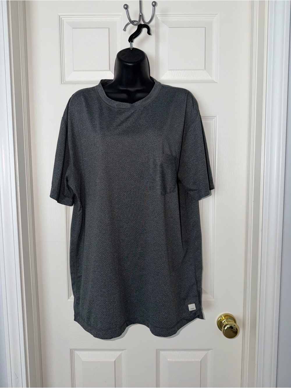 Vuori Tradewind Performance Pocket Short Sleeve Tshirt